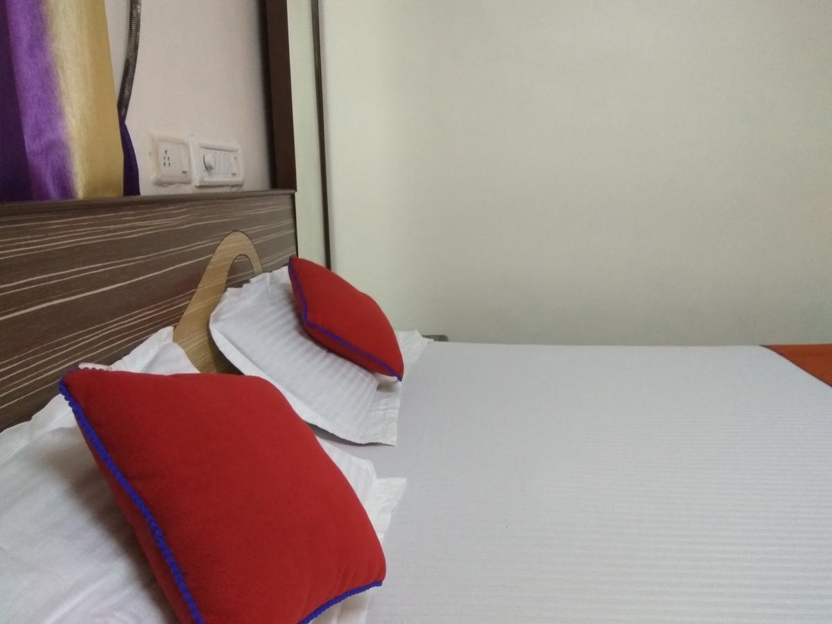 Hotel Shiva Панвел Екстер'єр фото